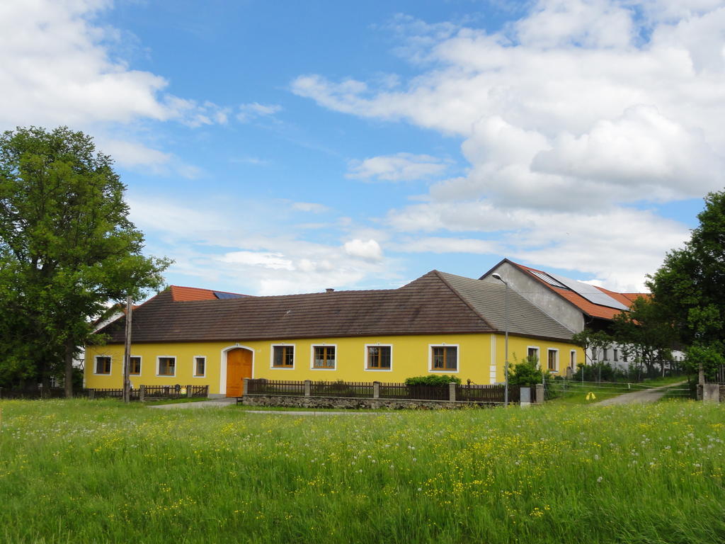 Biohof Weissensteiner Daire Ullrichs Dış mekan fotoğraf